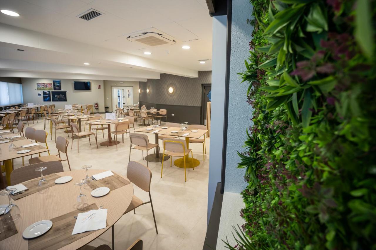 Hotel Restaurante Cadosa โซรีอา ภายนอก รูปภาพ