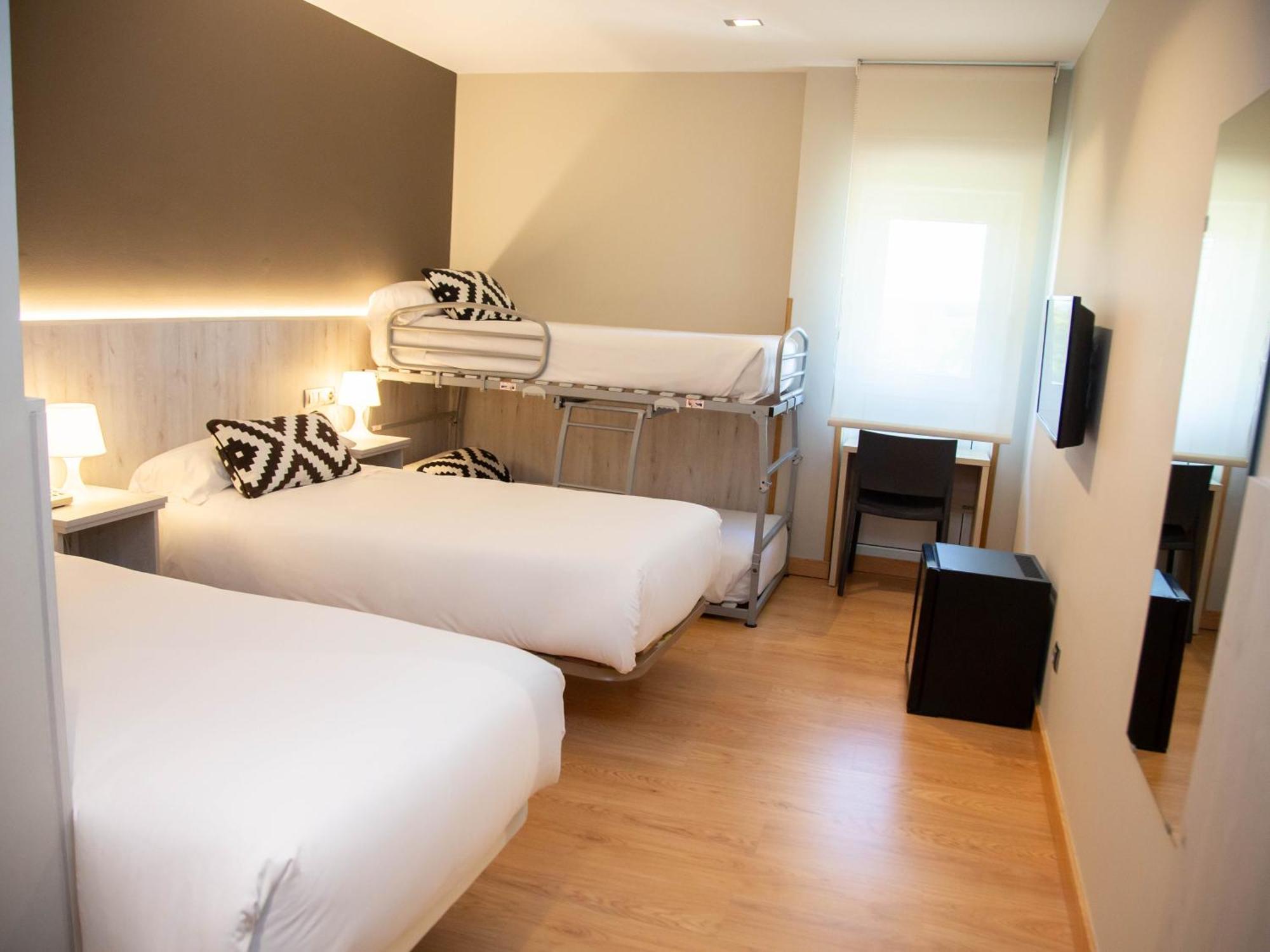 Hotel Restaurante Cadosa โซรีอา ภายนอก รูปภาพ