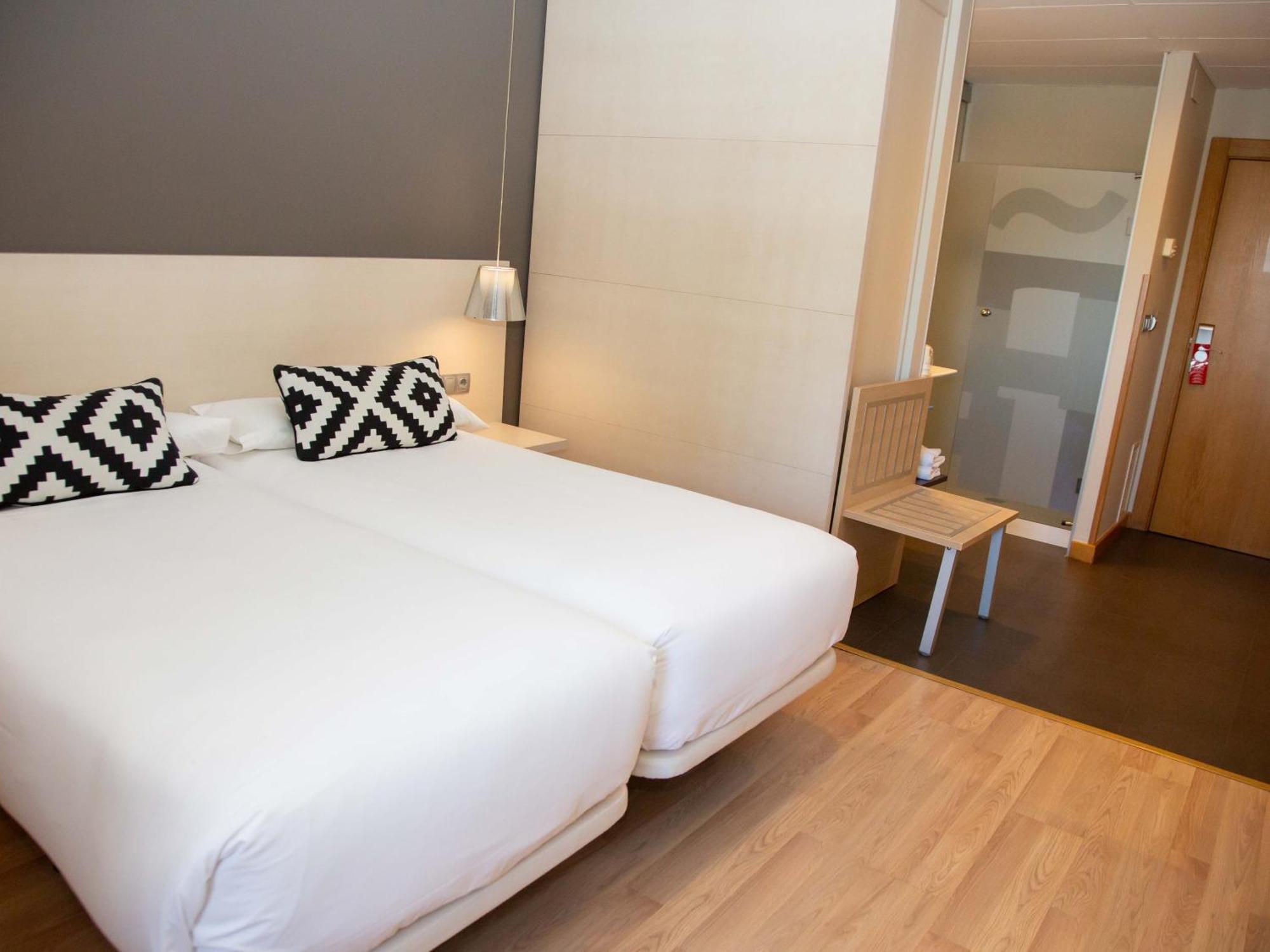 Hotel Restaurante Cadosa โซรีอา ภายนอก รูปภาพ