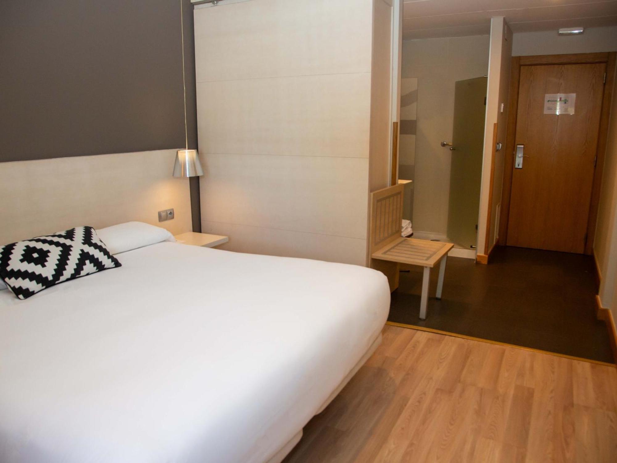 Hotel Restaurante Cadosa โซรีอา ภายนอก รูปภาพ