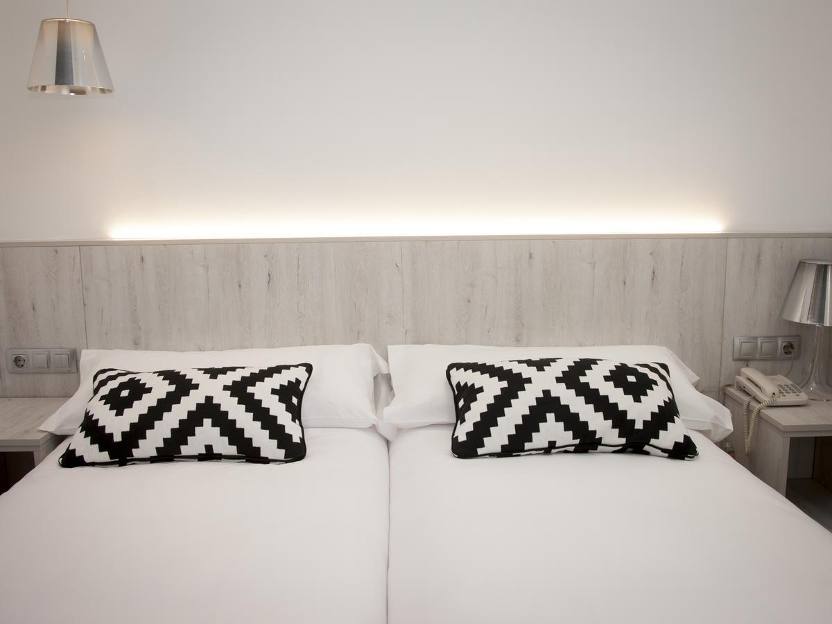 Hotel Restaurante Cadosa โซรีอา ภายนอก รูปภาพ